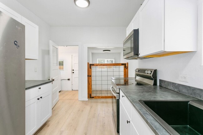 Building Photo - 2014 E 88th St