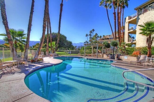 Building Photo - 910 Island Dr