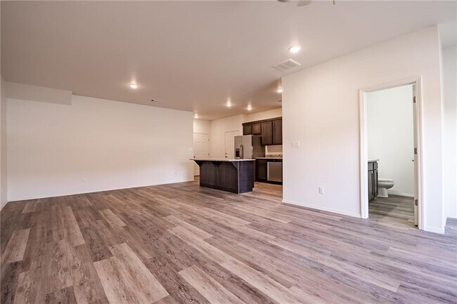 Building Photo - 825 S Rupple Rd