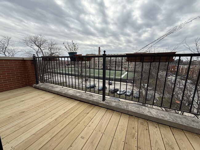 Building Photo - 301 S Leavitt St