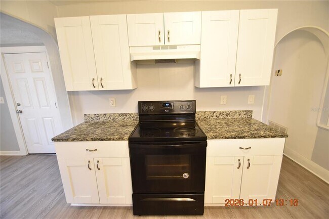 Building Photo - 2500 Auburn St S