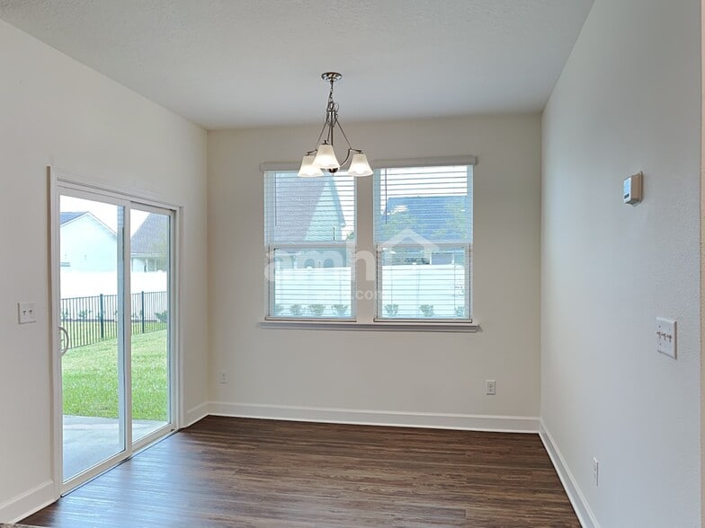 Building Photo - 430 Sandstone Dr