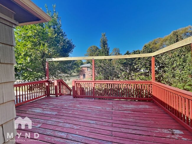 Building Photo - 3021 Watts Dr