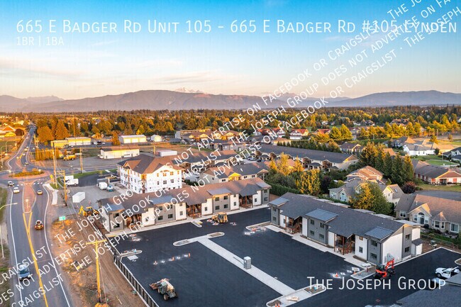 Building Photo - 665 E Badger Rd