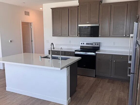 Building Photo - Newer single-story home built in 2024