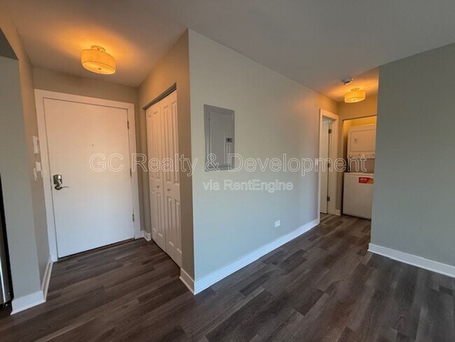 Building Photo - 800 Graceland Ave