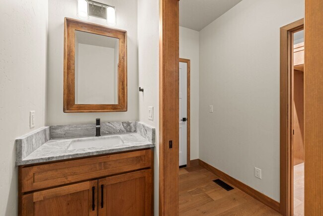 Building Photo - 21702 N Medalist Ct