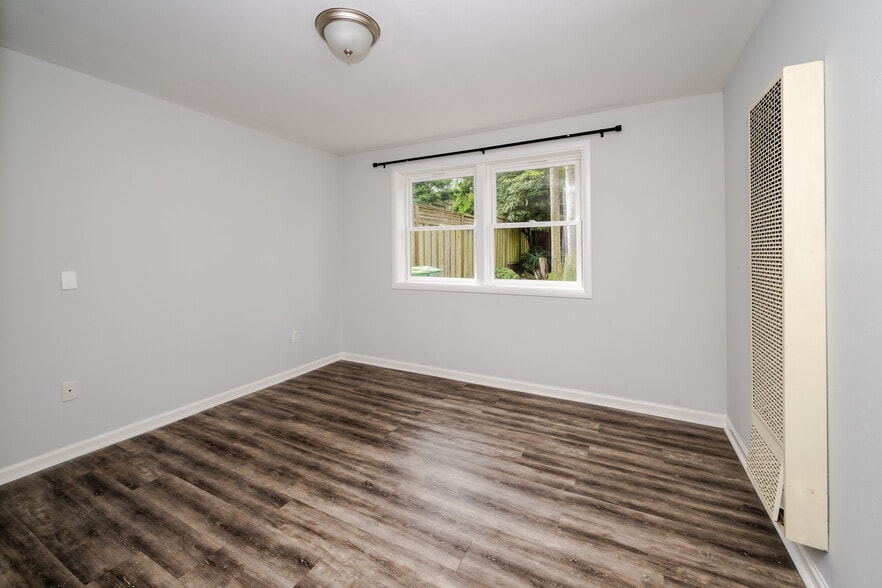 Building Photo - 1737 9th Ave