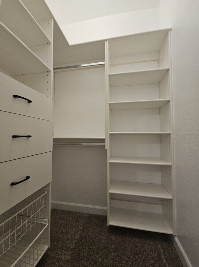 Building Photo - 1701 E Kramer St