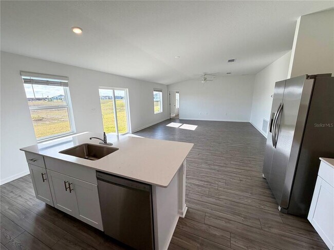 Building Photo - 4212 SW 82nd Ln