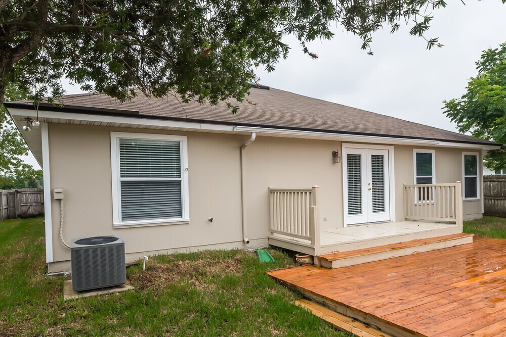 Building Photo - 1812 Northglen Cir