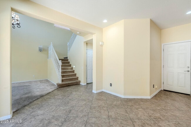 Building Photo - 2025 W Marconi Ave