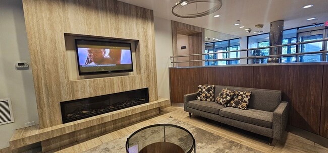 Building Photo - Pet-Friendly Apt in Ideal Brookline Location Near B, C, D Lines!