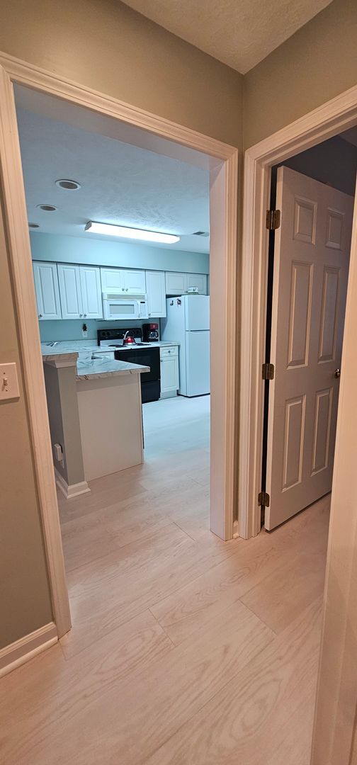Building Photo - Beautiful 2 Bed / 2 Bath Furnished Condo A...