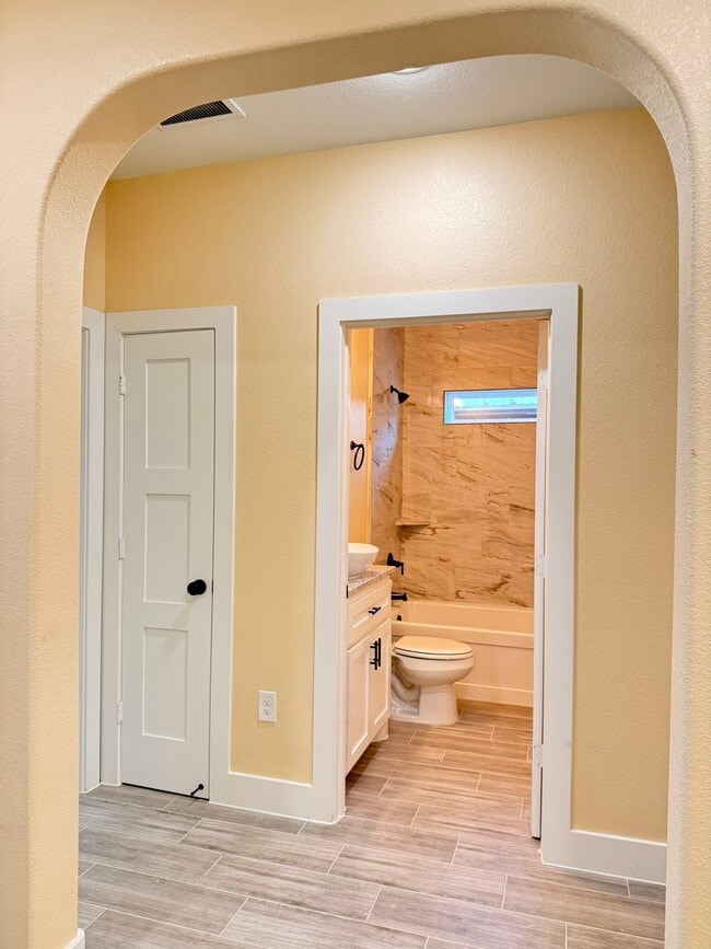 Building Photo - 14844 Coaltown Rd