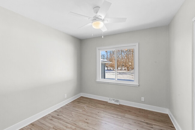 Building Photo - 8150 Greenwood Ave