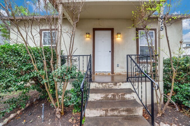 Building Photo - TOBIN HILL COTTAGE