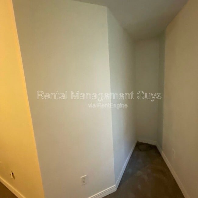 Building Photo - 2021 3rd Ave S