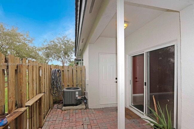 Building Photo - 2239 SE 25th Ave