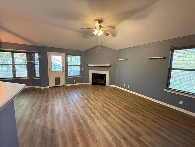 Building Photo - 1505 Muledeer Run