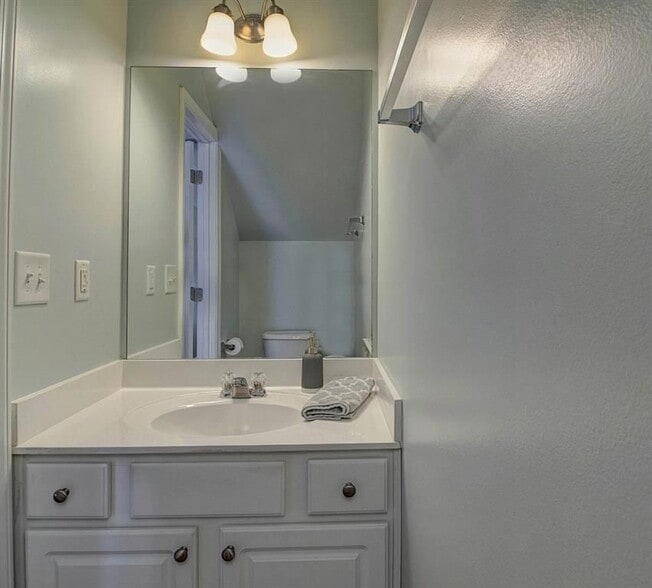 Building Photo - 1009 Annazanes Ct