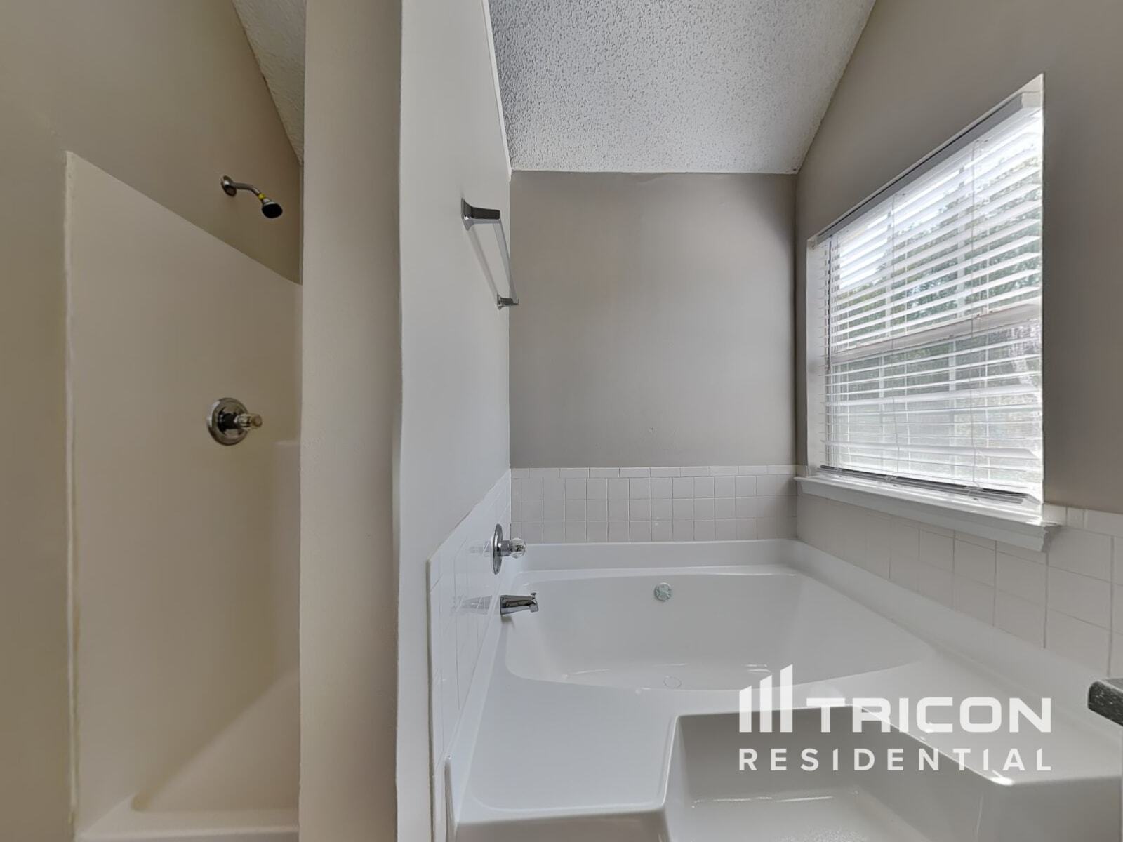 Building Photo - 6955 Pompas Ct