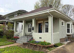 Building Photo - 536 W 4th St