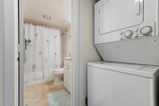 Building Photo - 300 Ocean Trail Way