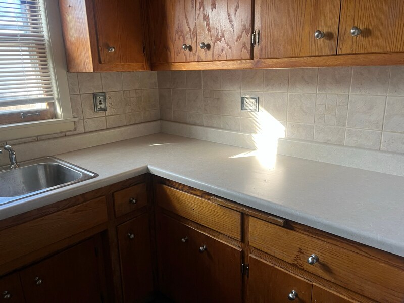 Building Photo - 2435 W 123rd St