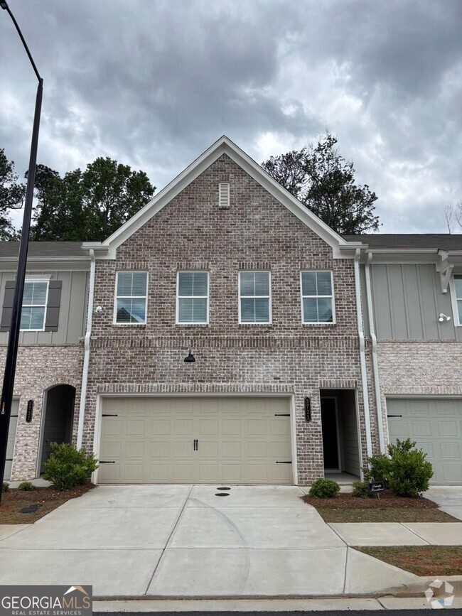 Building Photo - 3721 Denton Dr