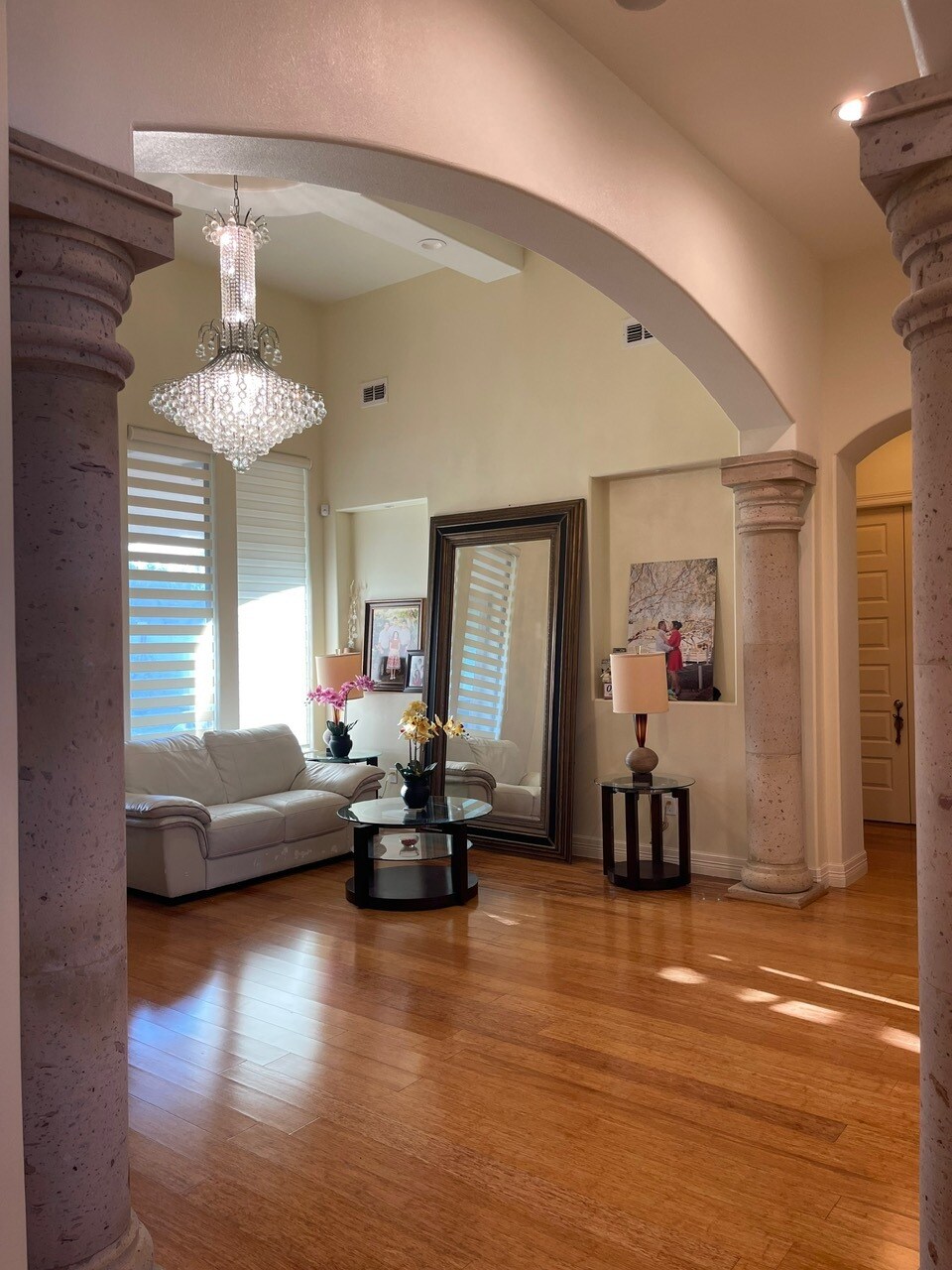 Formal living area - 929 Richland Dr