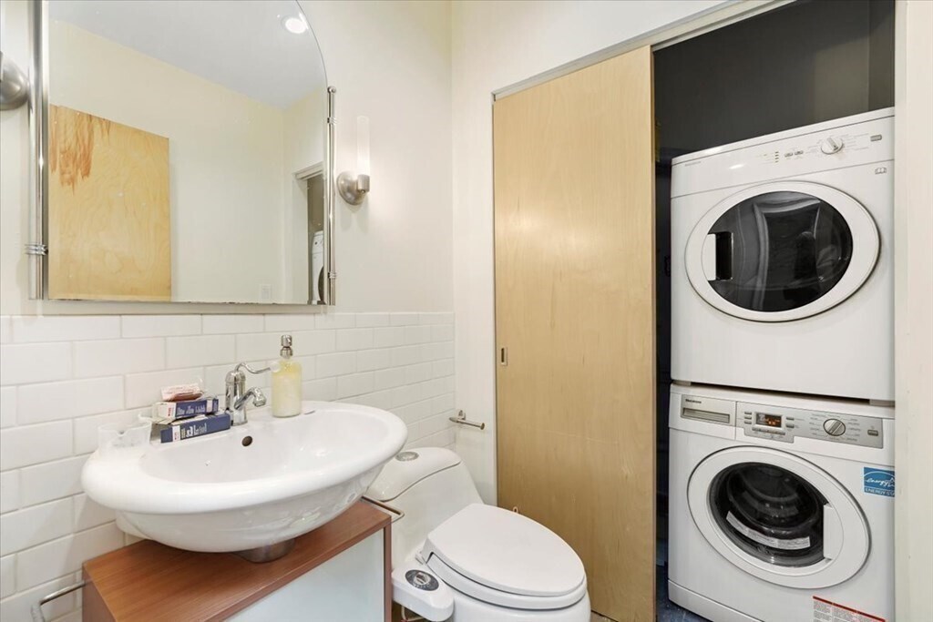 Building Photo - 477 Beacon St