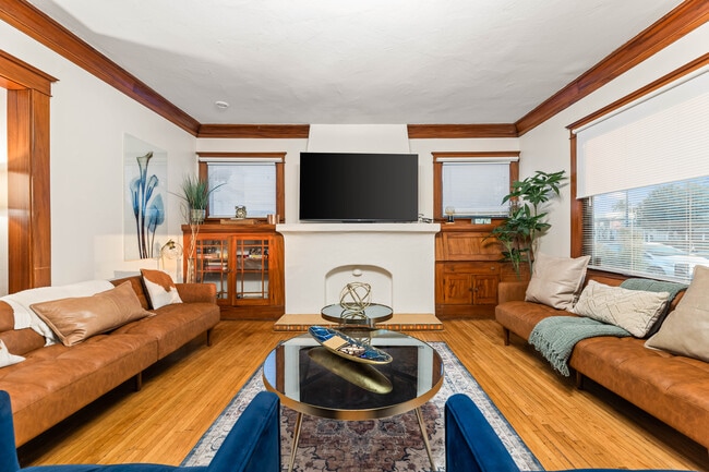 Building Photo - 732-736 Redondo Ave