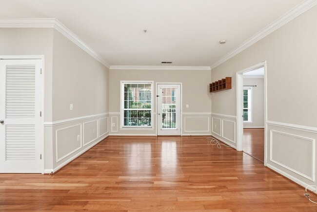 Building Photo - 4850 Eisenhower Ave