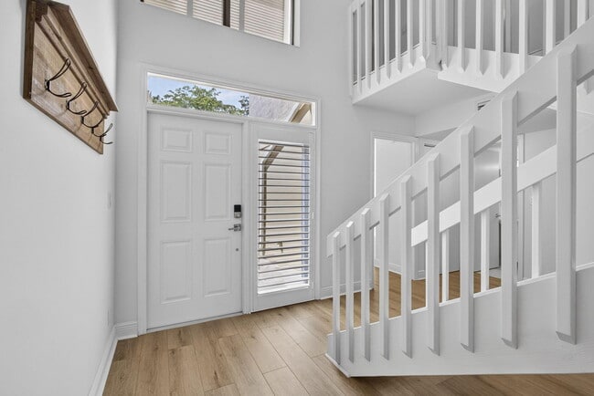 Building Photo - 259 Old Meadow Way