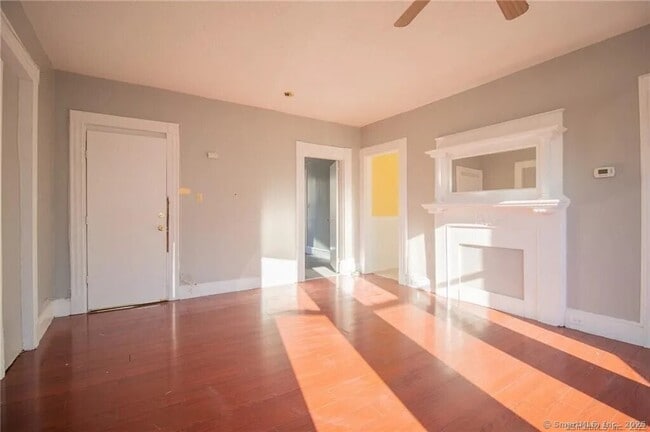 Building Photo - 565 Orchard St