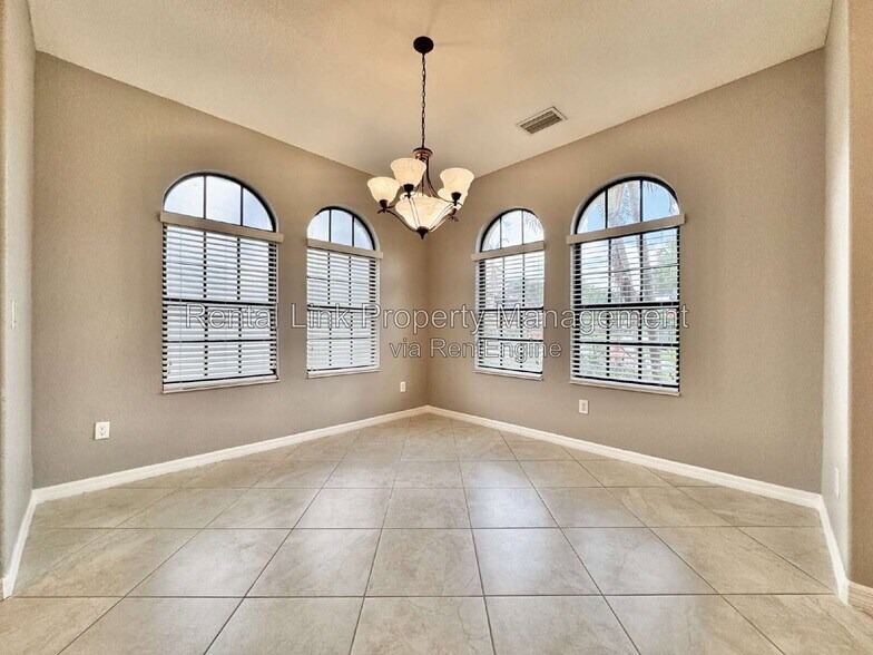 Building Photo - 11880 Adoncia Way