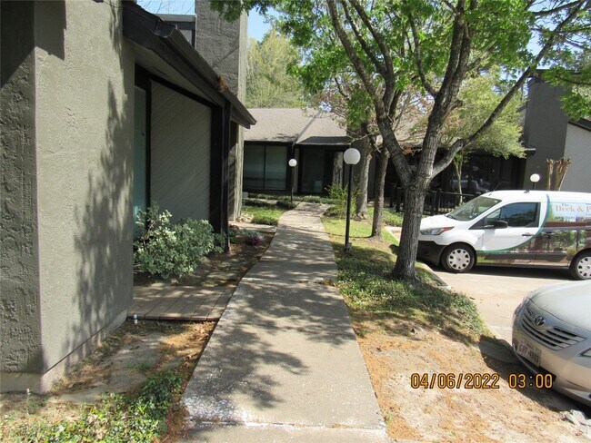 Building Photo - 14351 Torrey Chase Blvd