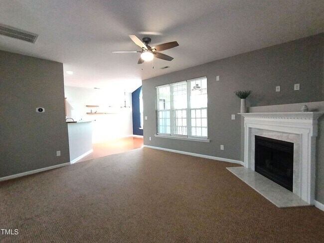 Building Photo - Sought After Riverwood Townhome!