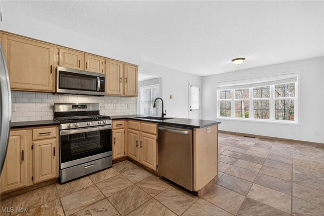 Building Photo - 6724 Larch Ct