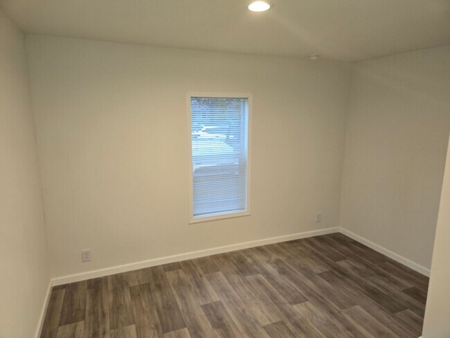 Building Photo - New 3 bdrm 2 bath Manufactured home in Hayden, ID for Rent