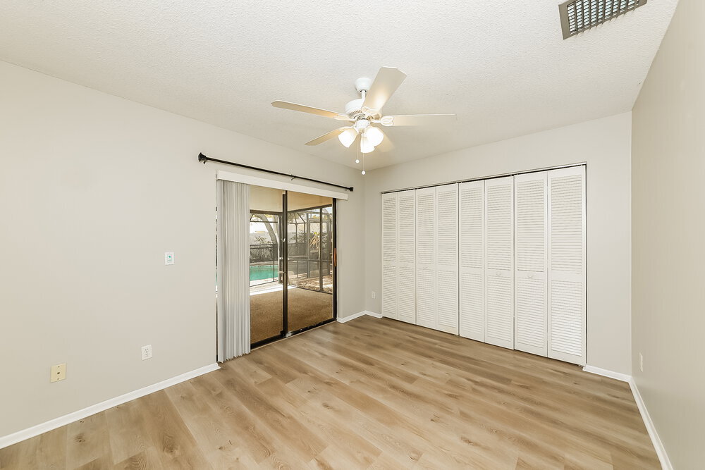 Building Photo - 4725 Country Oaks Blvd