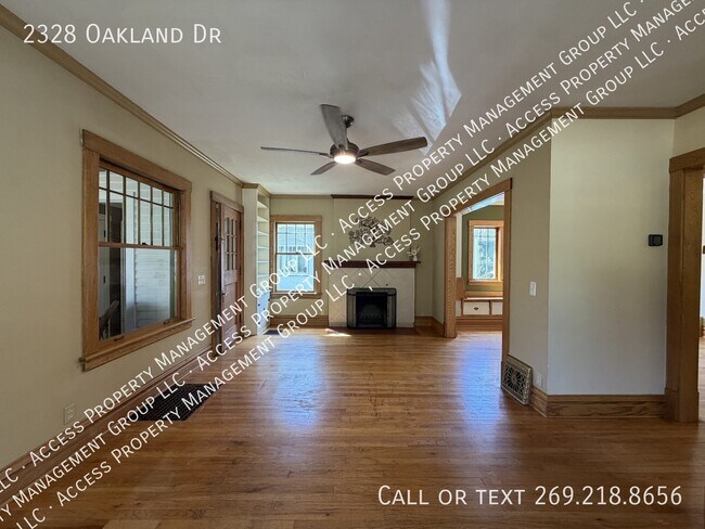 Building Photo - 2328 Oakland Dr
