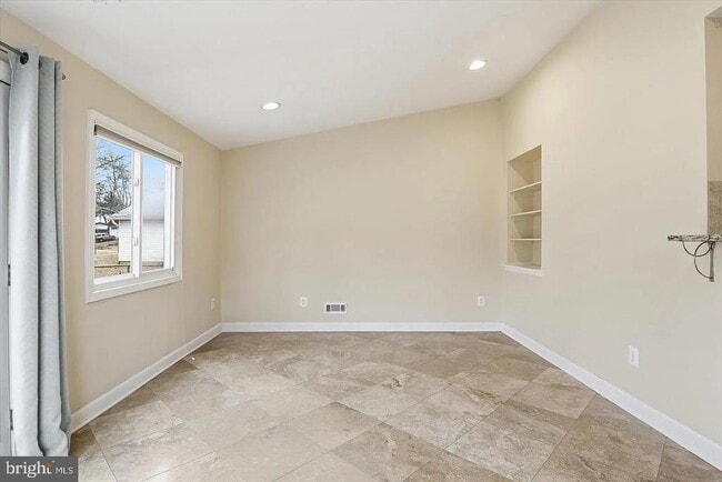 Building Photo - 7416 Sportsman Dr