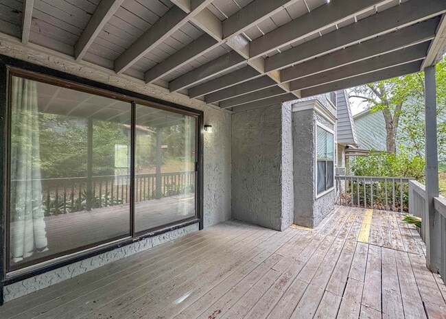 Building Photo - 3735 Donovan Dr