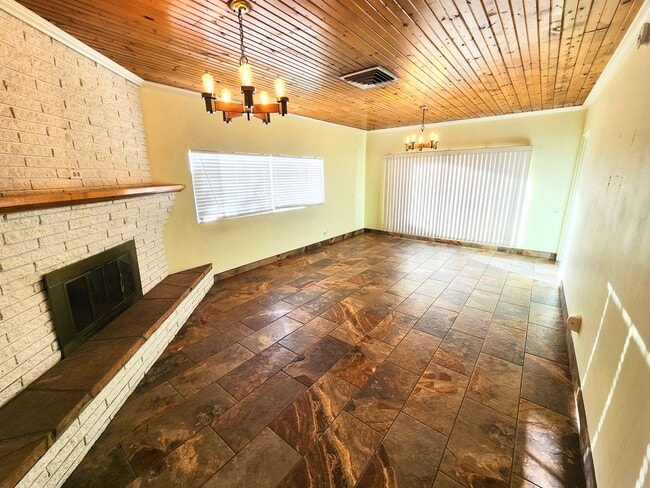 Building Photo - 414 Phillips Dr