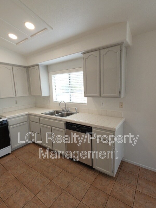 Building Photo - 22561 Forrest Rd