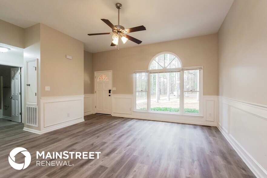 Building Photo - 317 Honeywood Ln