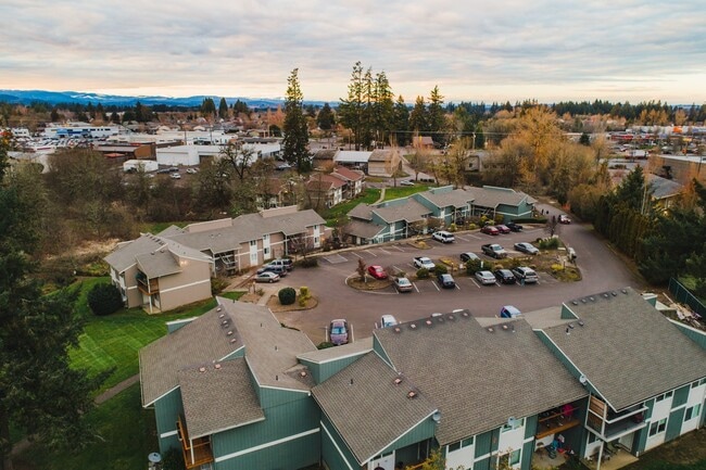Building Photo - MeadowBrook Apartments
