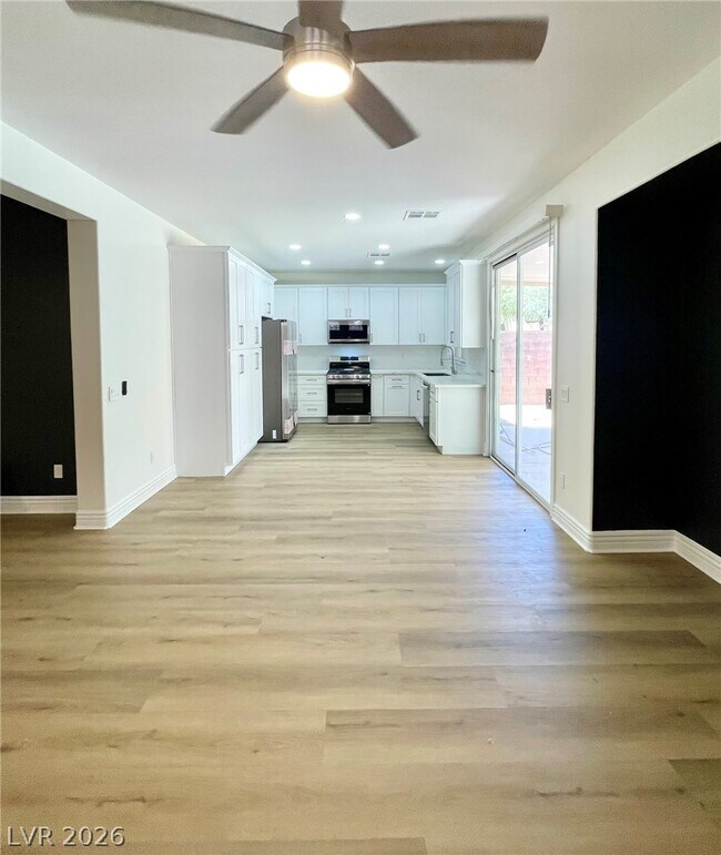 Building Photo - 10546 Big Mill Dr